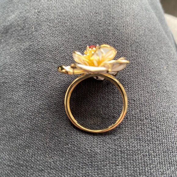 Neiman Marcus 925 Sterling Silver Lotus-White Enamel Flower Statement Ring - Picture 5 of 5